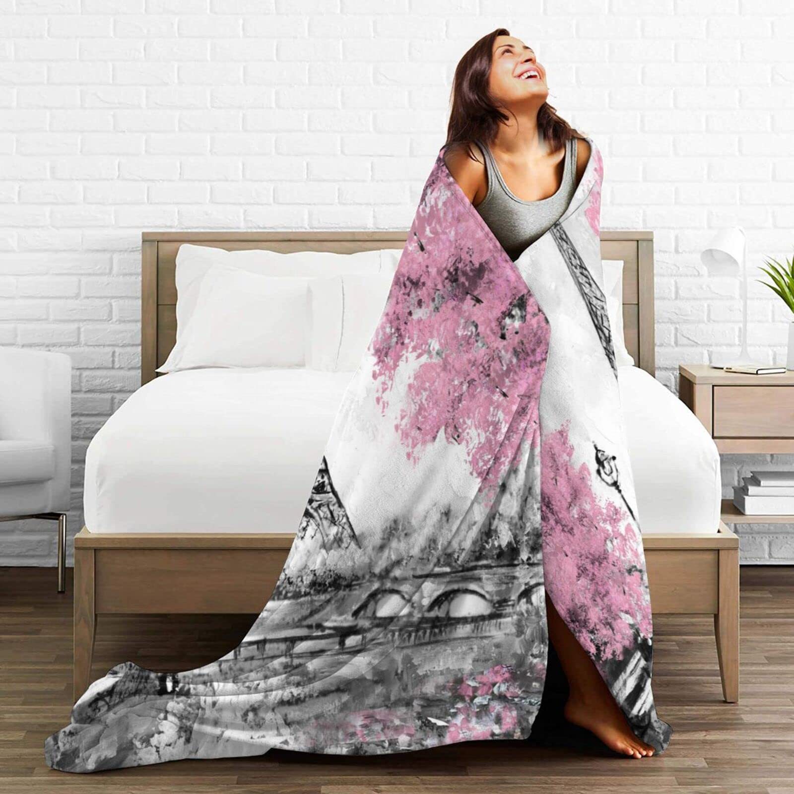 Eiffel Tower in Paris Printed  - Home Textiles Paris avaliação e preço